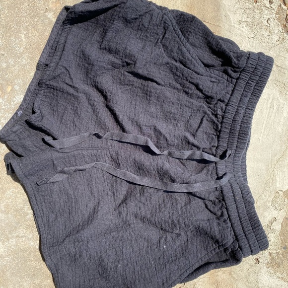 Aritzia Lot - Picture 5 of 11